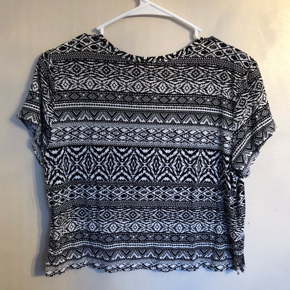 5/$25 🚨LAST CHANCE🚨 Soft crop top - Picture 3 of 4